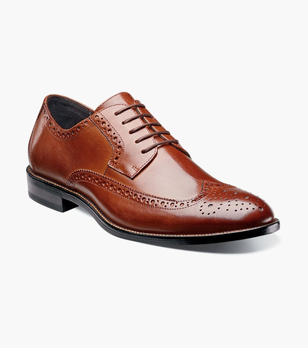 Garrison Cognac: Elegancia atemporal con el toque Stacy Adams, Oxford Wingtip para el hombre moderno.